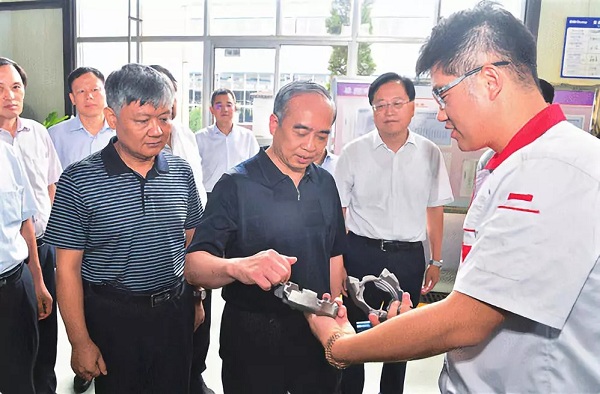 10.常務(wù)副省長林武蒞臨我司檢查指導(dǎo)轉(zhuǎn)型項目建設(shè)工作.jpg 10.常務(wù)副省長林武蒞臨我司檢查指導(dǎo)轉(zhuǎn)型項目建設(shè)工作.jpg